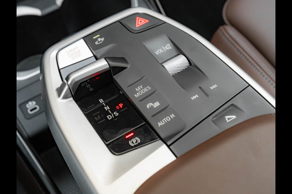 BMW X1 sDrive18i M-Sport - Pano - Trekhaak - Memory - ACC - Harman Kardon