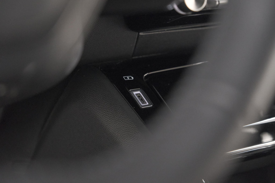 Peugeot 2008 PureTech 100 Allure | Apple Carplay | Parkeersensoren | Climate Control | Cruise Control