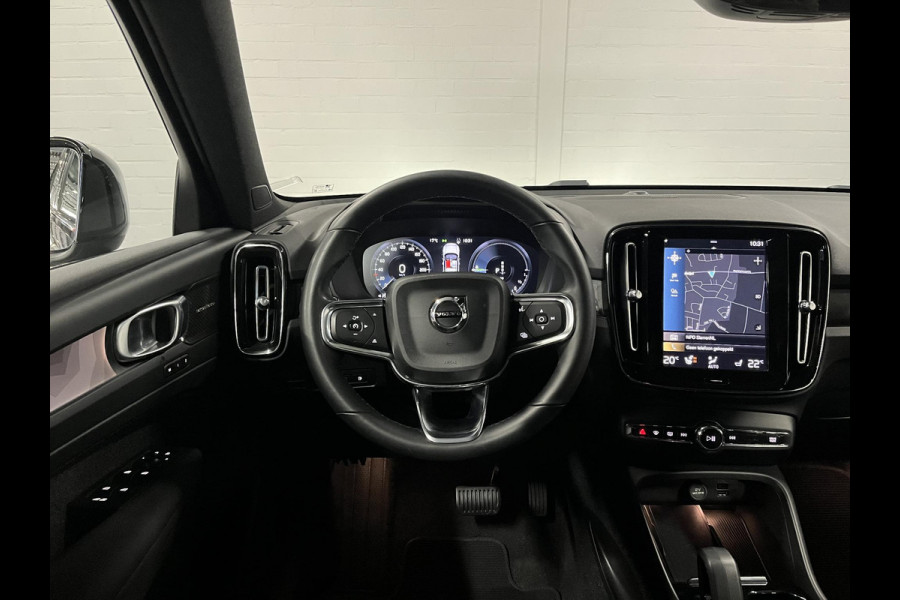 Volvo XC40 1.5 T5 Plug-in hybrid Ultimate Dark Trekhaak | Open dak | Adapt. cruise | 360 camera | Stuur-/stoelverwarming | Harman/Kardon | Carplay