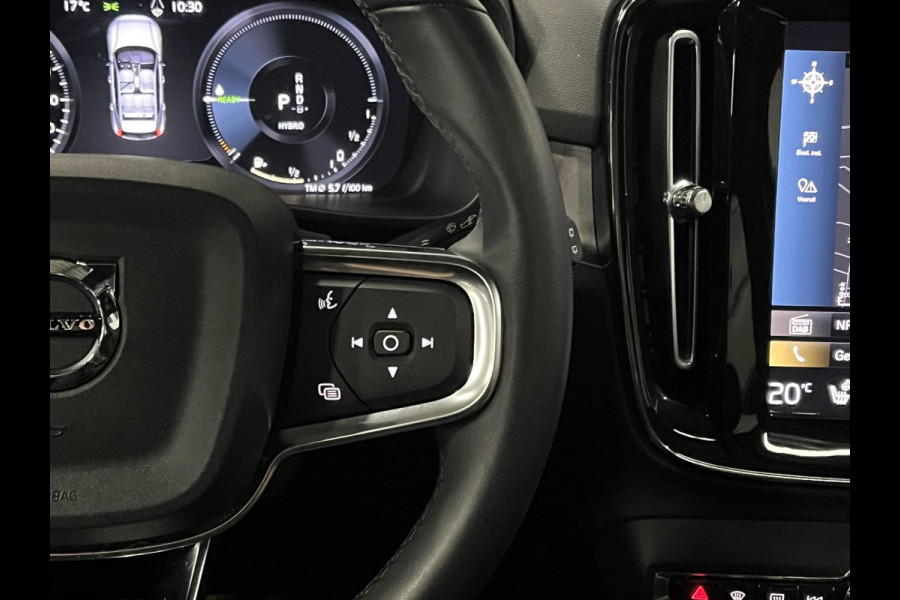 Volvo XC40 1.5 T5 Plug-in hybrid Ultimate Dark Trekhaak | Open dak | Adapt. cruise | 360 camera | Stuur-/stoelverwarming | Harman/Kardon | Carplay
