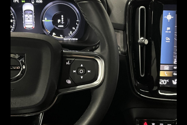 Volvo XC40 1.5 T5 Plug-in hybrid Ultimate Dark Trekhaak | Open dak | Adapt. cruise | 360 camera | Stuur-/stoelverwarming | Harman/Kardon | Carplay
