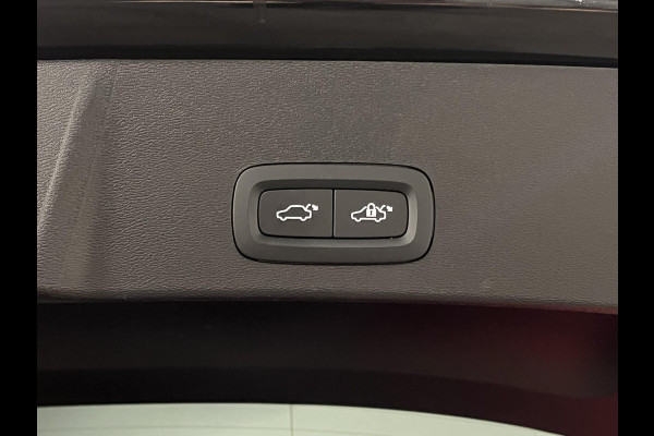 Volvo XC40 1.5 T5 Plug-in hybrid Ultimate Dark Trekhaak | Open dak | Adapt. cruise | 360 camera | Stuur-/stoelverwarming | Harman/Kardon | Carplay