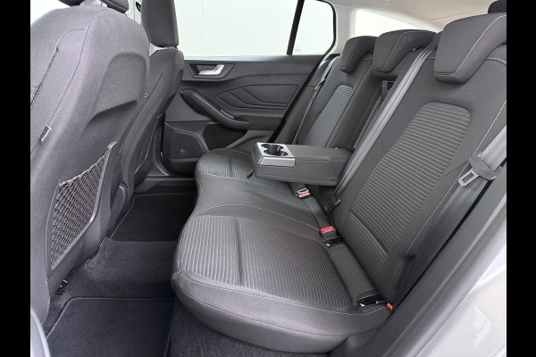 Ford FOCUS Wagon T 125PK Hybride Trekhaak Navi Camera LED Dual-ECC Keyless FordPass-ConnectStoel+Stuur+Voorruitverwarming Apple Carplay Android A DAB Bluetooth Lmv 17" Ecc GSM Draadloos Opladen Led Privacy Glas Isofix Lane Assist Keyless Licht-/regensensor Origineel Nederlandse Auto  € 34.000 nieuw