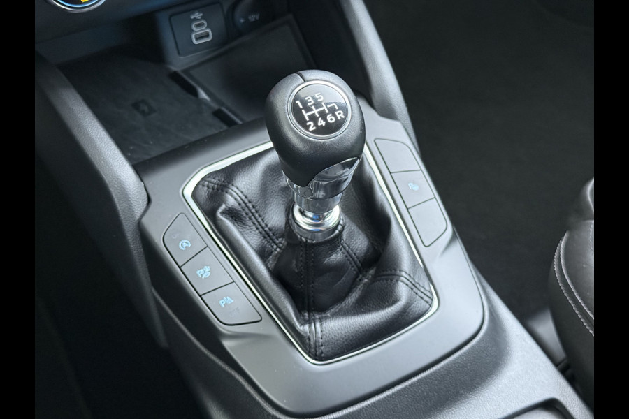 Ford FOCUS Wagon T 125PK Hybride Trekhaak Navi Camera LED Dual-ECC Keyless FordPass-ConnectStoel+Stuur+Voorruitverwarming Apple Carplay Android A DAB Bluetooth Lmv 17" Ecc GSM Draadloos Opladen Led Privacy Glas Isofix Lane Assist Keyless Licht-/regensensor Origineel Nederlandse Auto  € 34.000 nieuw