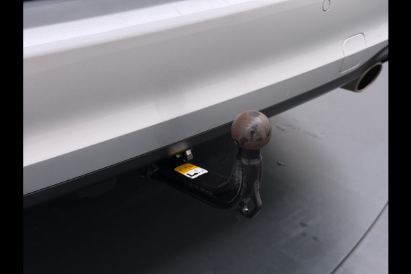 Ford FOCUS Wagon T 125PK Hybride Trekhaak Navi Camera LED Dual-ECC Keyless FordPass-ConnectStoel+Stuur+Voorruitverwarming Apple Carplay Android A DAB Bluetooth Lmv 17" Ecc GSM Draadloos Opladen Led Privacy Glas Isofix Lane Assist Keyless Licht-/regensensor Origineel Nederlandse Auto  € 34.000 nieuw