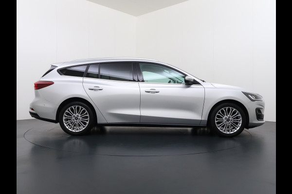 Ford FOCUS Wagon T 125PK Hybride Trekhaak Navi Camera LED Dual-ECC Keyless FordPass-ConnectStoel+Stuur+Voorruitverwarming Apple Carplay Android A DAB Bluetooth Lmv 17" Ecc GSM Draadloos Opladen Led Privacy Glas Isofix Lane Assist Keyless Licht-/regensensor Origineel Nederlandse Auto  € 34.000 nieuw