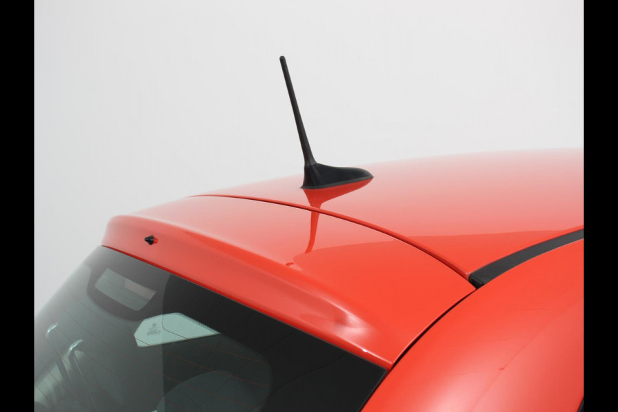 Fiat 500 1.0 Hybrid Vita Comfort | Navigatie | Apple Carplay/Android Auto | Parkeer sensoren | Cruise Control | Airco