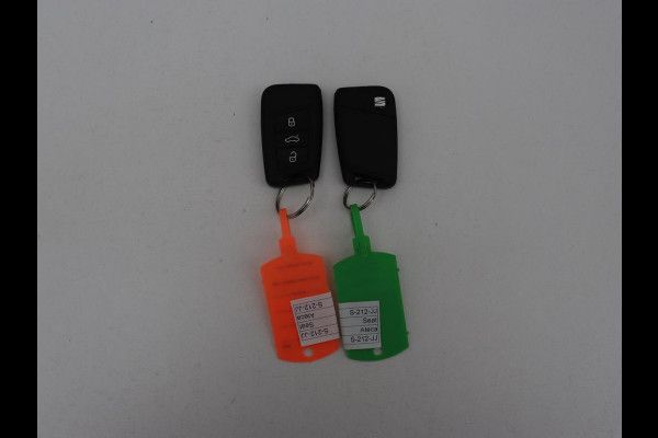 Seat Ateca 1.5 TSI Style Intense | Stoelverwarming | Adaptive cruise | Carplay | Virtual Cockpit | Parkeerhulp | Stuurverwarming | Navigatie | Full LED | Climate control | Bluetooth