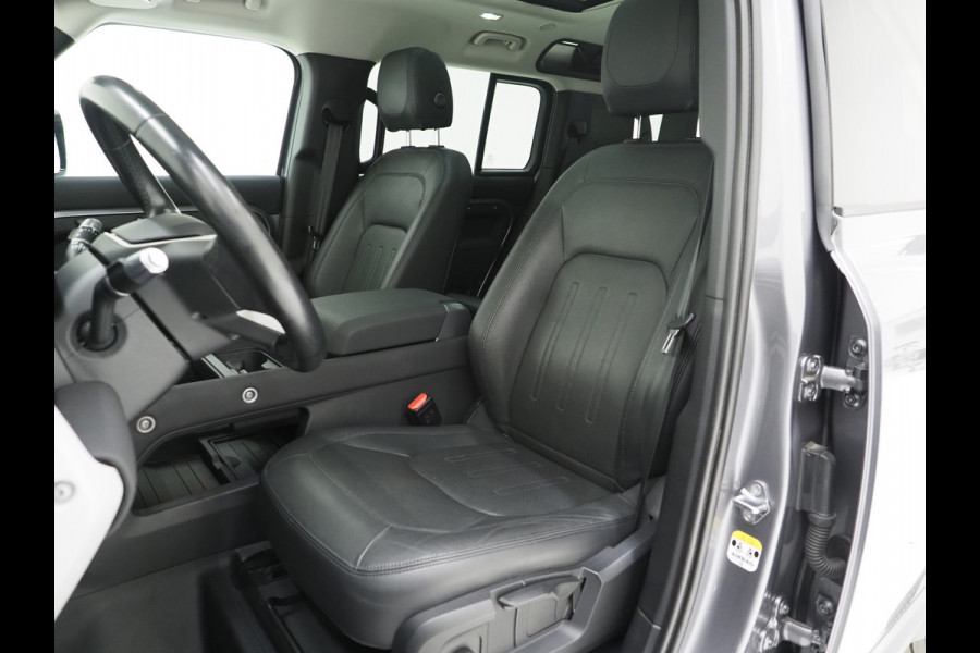Land Rover Defender 110 2.0 P400e Urban Look | Panoramadak | Explorer Pack | Sidesteps | Meridian | 360 | Keyless | Trekhaak