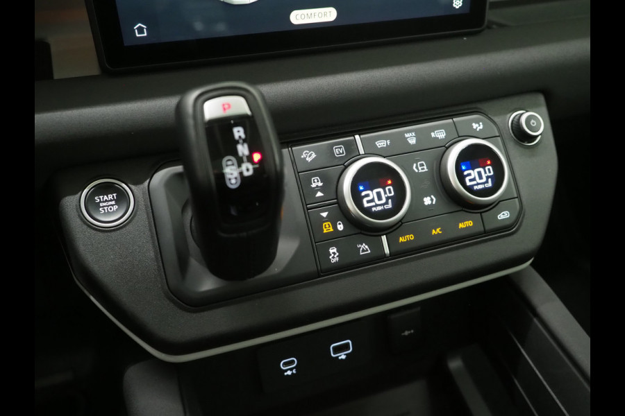 Land Rover Defender 110 2.0 P400e Urban Look | Panoramadak | Explorer Pack | Sidesteps | Meridian | 360 | Keyless | Trekhaak