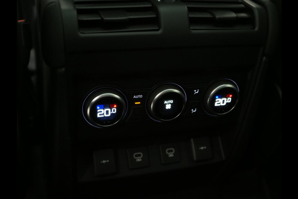 Land Rover Defender 110 2.0 P400e Urban Look | Panoramadak | Explorer Pack | Sidesteps | Meridian | 360 | Keyless | Trekhaak