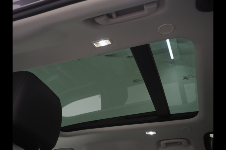 Land Rover Defender 110 2.0 P400e Urban Look | Panoramadak | Explorer Pack | Sidesteps | Meridian | 360 | Keyless | Trekhaak