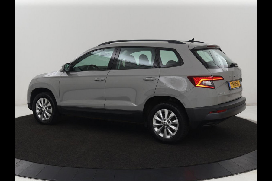 Škoda Karoq 1.5 TSI Business Edition | Stoelverwarming | Adaptive cruise | DAB | Carplay | Keyless | Full LED | Navigatie | Parkeerhulp | Side Assist | Climate control | Bluetooth
