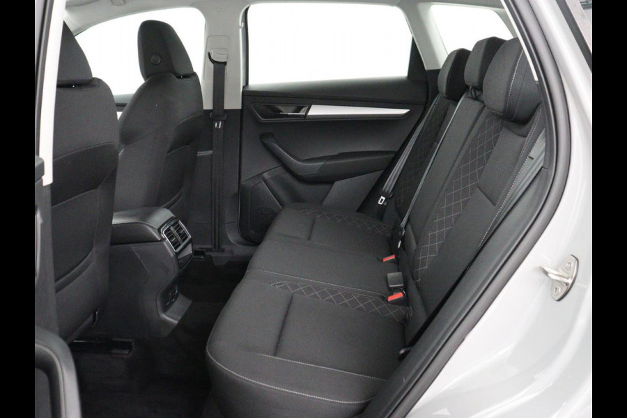 Škoda Karoq 1.5 TSI Business Edition | Stoelverwarming | Adaptive cruise | DAB | Carplay | Keyless | Full LED | Navigatie | Parkeerhulp | Side Assist | Climate control | Bluetooth