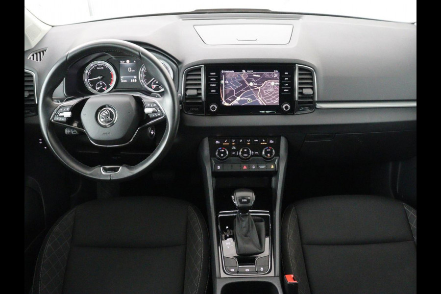 Škoda Karoq 1.5 TSI Business Edition | Stoelverwarming | Adaptive cruise | DAB | Carplay | Keyless | Full LED | Navigatie | Parkeerhulp | Side Assist | Climate control | Bluetooth
