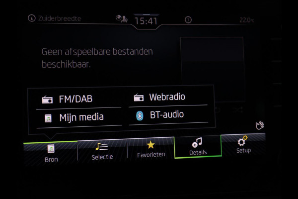 Škoda Karoq 1.5 TSI Business Edition | Stoelverwarming | Adaptive cruise | DAB | Carplay | Keyless | Full LED | Navigatie | Parkeerhulp | Side Assist | Climate control | Bluetooth