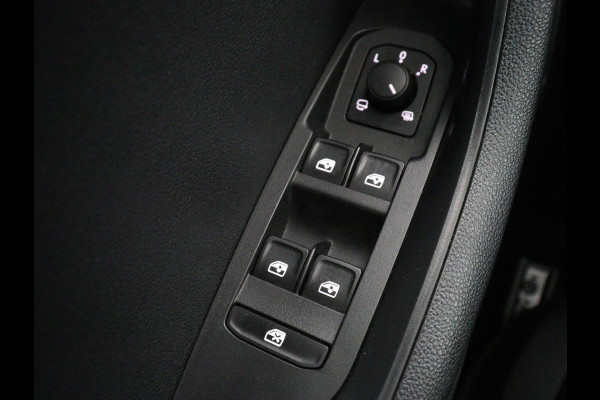 Škoda Karoq 1.5 TSI Business Edition | Stoelverwarming | Adaptive cruise | DAB | Carplay | Keyless | Full LED | Navigatie | Parkeerhulp | Side Assist | Climate control | Bluetooth