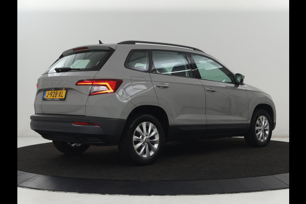 Škoda Karoq 1.5 TSI Business Edition | Stoelverwarming | Adaptive cruise | DAB | Carplay | Keyless | Full LED | Navigatie | Parkeerhulp | Side Assist | Climate control | Bluetooth