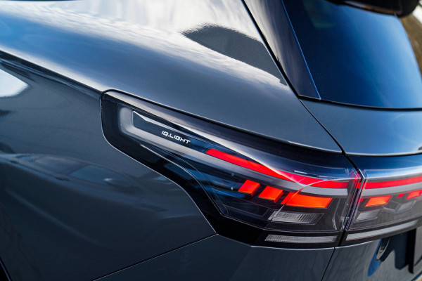 Volkswagen Tiguan 1.5 eTSI R-Line Edition | Head Up Display | 360 | Harman/Kardon | Massage | Stuurwiel Verwarming