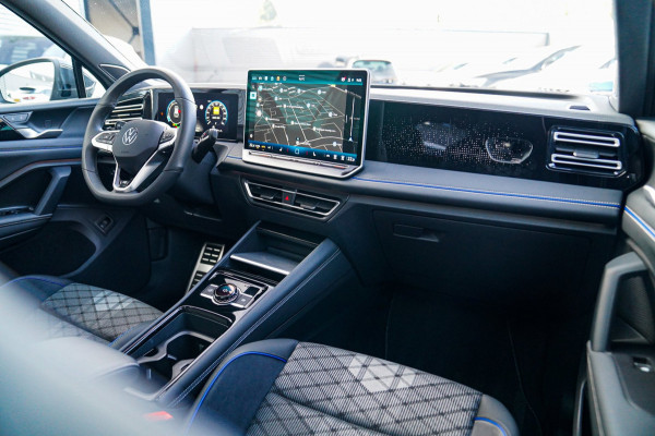 Volkswagen Tiguan 1.5 eTSI R-Line Edition | Head Up Display | 360 | Harman/Kardon | Massage | Stuurwiel Verwarming