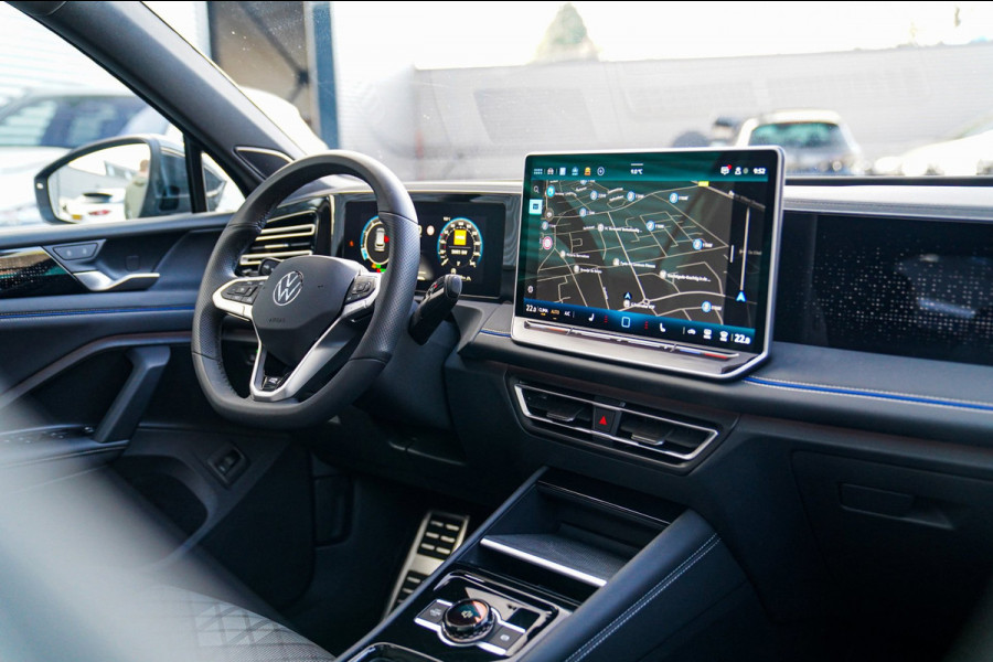 Volkswagen Tiguan 1.5 eTSI R-Line Edition | Head Up Display | 360 | Harman/Kardon | Massage | Stuurwiel Verwarming
