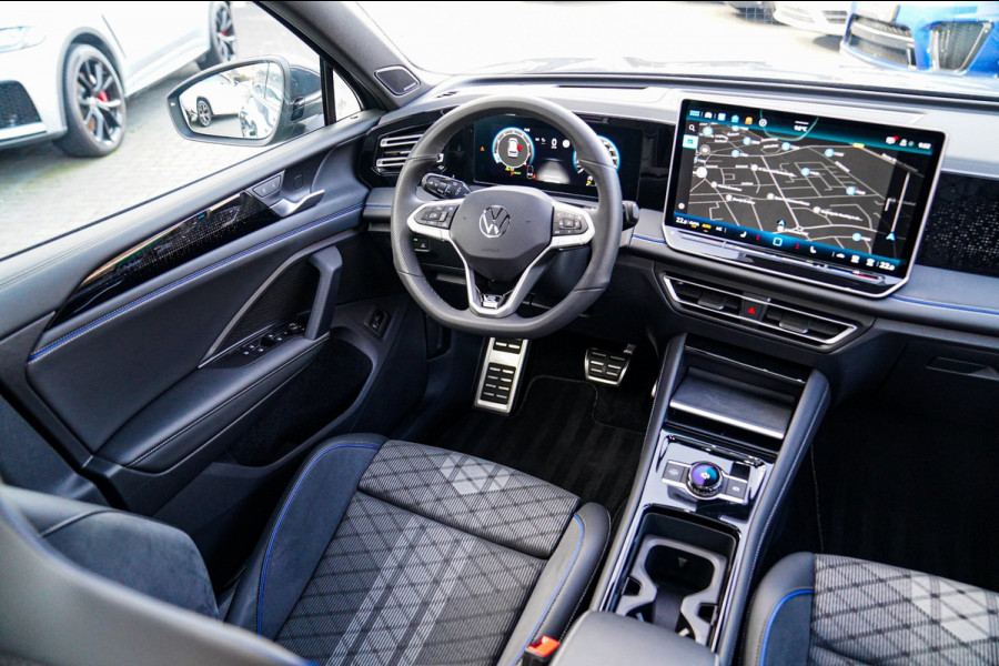 Volkswagen Tiguan 1.5 eTSI R-Line Edition | Head Up Display | 360 | Harman/Kardon | Massage | Stuurwiel Verwarming