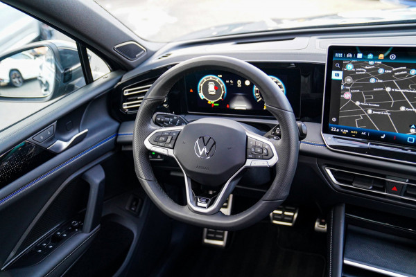 Volkswagen Tiguan 1.5 eTSI R-Line Edition | Head Up Display | 360 | Harman/Kardon | Massage | Stuurwiel Verwarming