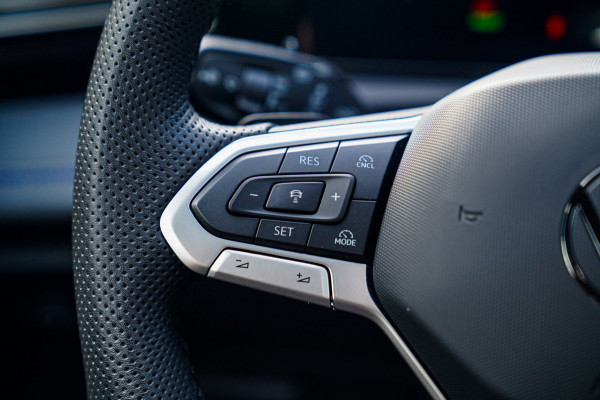 Volkswagen Tiguan 1.5 eTSI R-Line Edition | Head Up Display | 360 | Harman/Kardon | Massage | Stuurwiel Verwarming