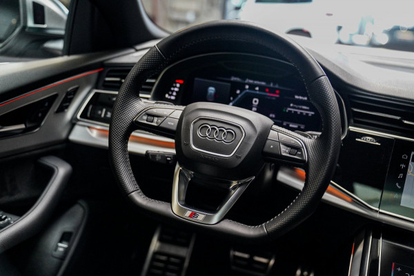 Audi SQ8 4.0 TDI SQ8 Quattro | Panorama | Trekhaak | Bang&Olufsen | Massage | Memory | Head up Display | LED | Dealer Onderhouden