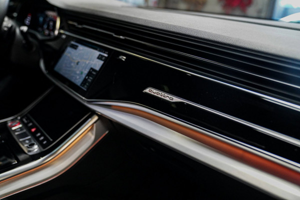 Audi SQ8 4.0 TDI SQ8 Quattro | Panorama | Trekhaak | Bang&Olufsen | Massage | Memory | Head up Display | LED | Dealer Onderhouden