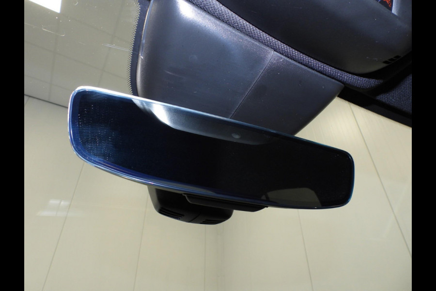 Peugeot 308 1.6 HYbrid 180 GT Pack Business NAVI/360CAM/MASSAGE/LED/18"LMV!