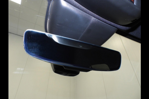 Peugeot 308 1.6 HYbrid 180 GT Pack Business NAVI/360CAM/MASSAGE/LED/18"LMV!