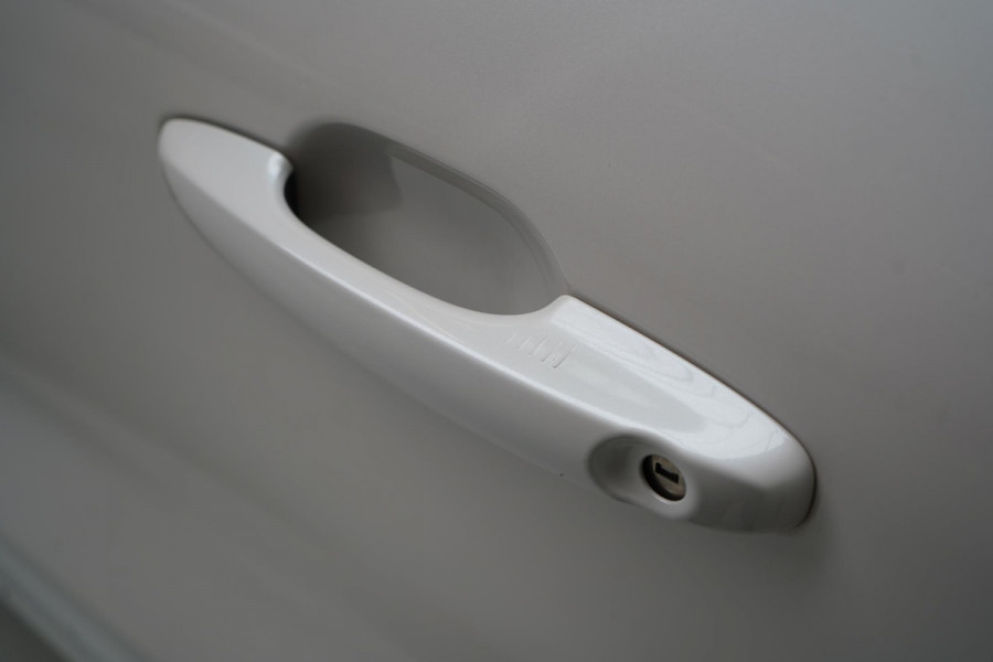 Ford Kuga 2.5 PHEV ST-Line | Blind spot | Navigatie | Adaptive cruise | Camera | Apple Carplay | Keyless | Stoelverwarming