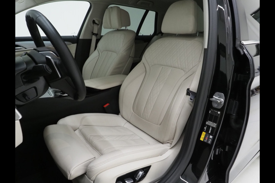 BMW 5 Serie Touring 530e Shadow Line | NL auto | Leder | LaserLED | Camera | Memory | Dodehoek | Cruise | DAB | Carplay