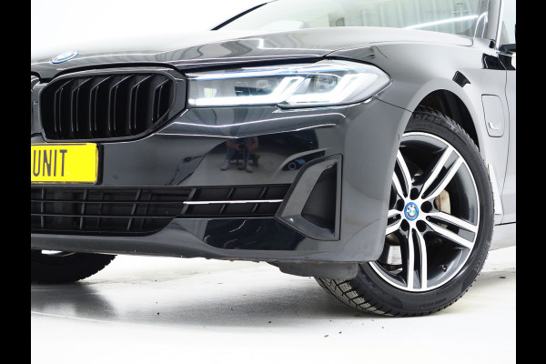 BMW 5 Serie Touring 530e Shadow Line | NL auto | Leder | LaserLED | Camera | Memory | Dodehoek | Cruise | DAB | Carplay
