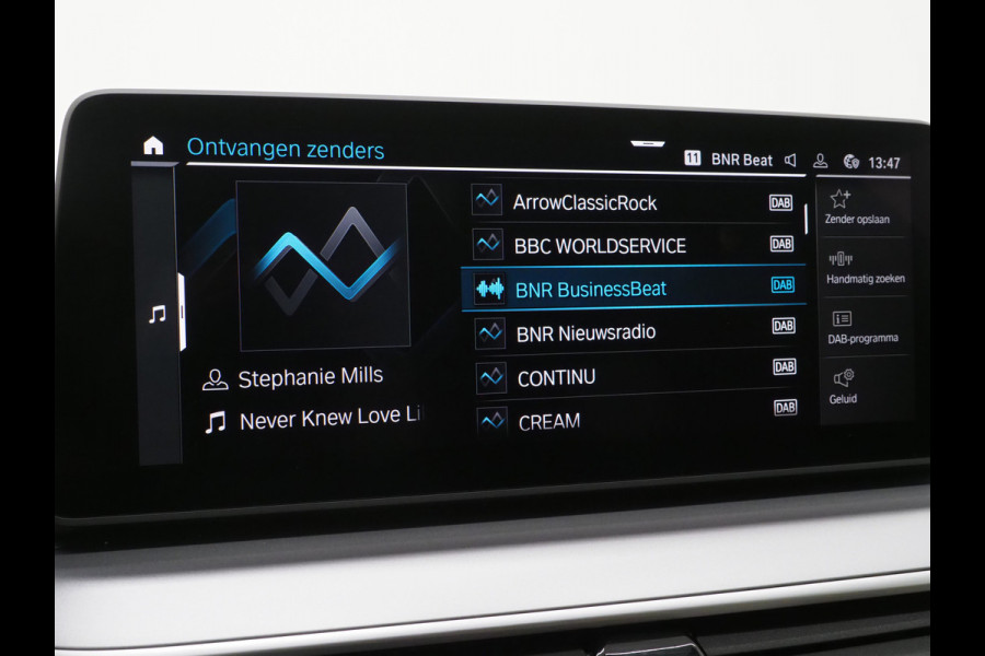 BMW 5 Serie Touring 530e Shadow Line | NL auto | Leder | LaserLED | Camera | Memory | Dodehoek | Cruise | DAB | Carplay