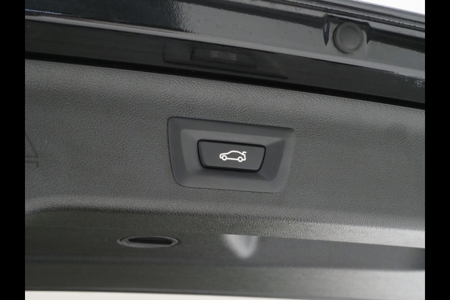 BMW 5 Serie Touring 530e Shadow Line | NL auto | Leder | LaserLED | Camera | Memory | Dodehoek | Cruise | DAB | Carplay