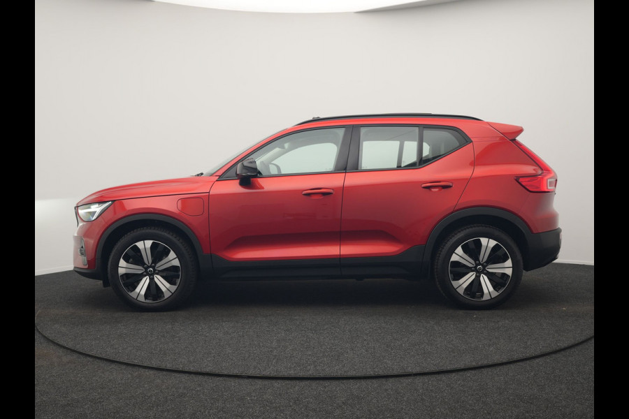 Volvo XC40 T4 Ultimate Dark PHEV 221pk Dealer O.H. | Trekhaak Af Fabriek | Panodak | Camera | Harman / Kardon | Lederen Sportstoelen Memory & Verwarmd | Keyless | Apple Carplay | Navigatie | DAB | Plug In Hybrid |