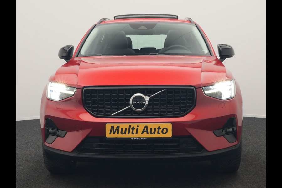 Volvo XC40 T4 Ultimate Dark PHEV 221pk Dealer O.H. | Trekhaak Af Fabriek | Panodak | Camera | Harman / Kardon | Lederen Sportstoelen Memory & Verwarmd | Keyless | Apple Carplay | Navigatie | DAB | Plug In Hybrid |