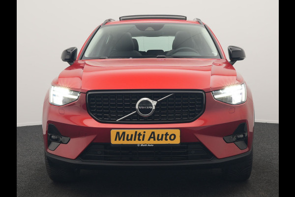 Volvo XC40 T4 Ultimate Dark PHEV 221pk Dealer O.H. | Trekhaak Af Fabriek | Panodak | Camera | Harman / Kardon | Lederen Sportstoelen Memory & Verwarmd | Keyless | Apple Carplay | Navigatie | DAB | Plug In Hybrid |