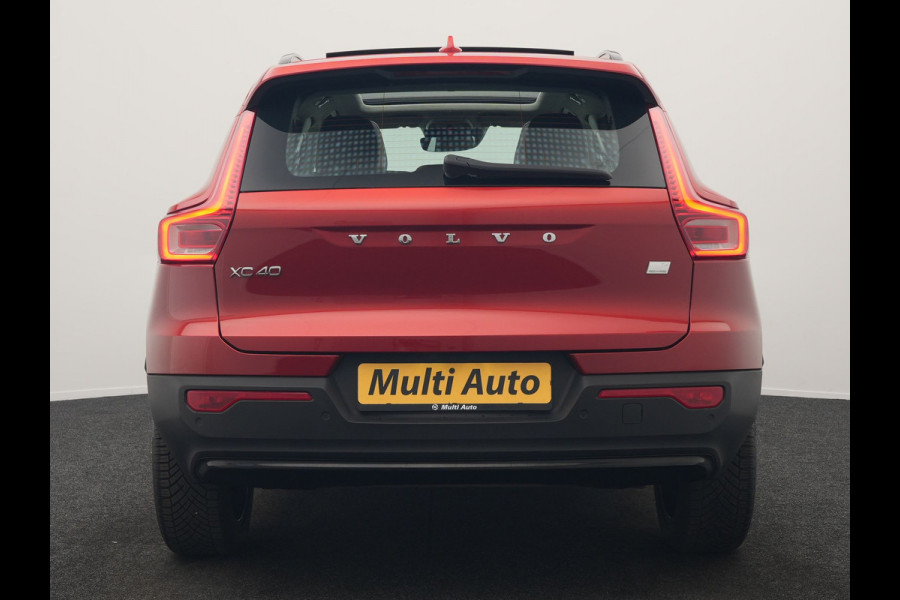 Volvo XC40 T4 Ultimate Dark PHEV 221pk Dealer O.H. | Trekhaak Af Fabriek | Panodak | Camera | Harman / Kardon | Lederen Sportstoelen Memory & Verwarmd | Keyless | Apple Carplay | Navigatie | DAB | Plug In Hybrid |