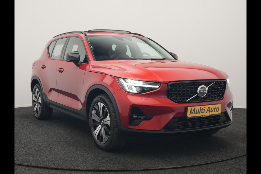 Volvo XC40 T4 Ultimate Dark PHEV 221pk Dealer O.H. | Trekhaak Af Fabriek | Panodak | Camera | Harman / Kardon | Lederen Sportstoelen Memory & Verwarmd | Keyless | Apple Carplay | Navigatie | DAB | Plug In Hybrid |