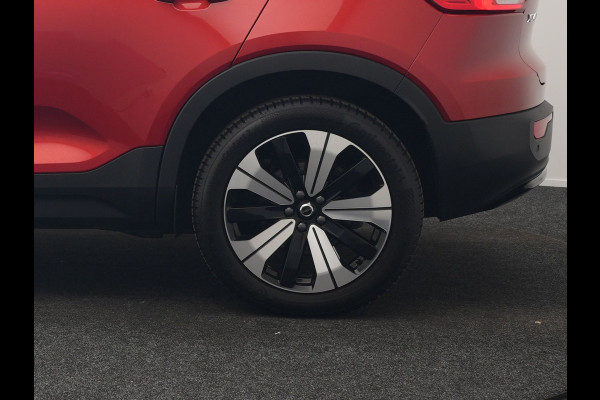 Volvo XC40 T4 Ultimate Dark PHEV 221pk Dealer O.H. | Trekhaak Af Fabriek | Panodak | Camera | Harman / Kardon | Lederen Sportstoelen Memory & Verwarmd | Keyless | Apple Carplay | Navigatie | DAB | Plug In Hybrid |