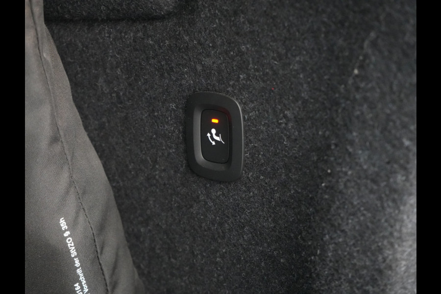 Volvo XC40 T4 Ultimate Dark PHEV 221pk Dealer O.H. | Trekhaak Af Fabriek | Panodak | Camera | Harman / Kardon | Lederen Sportstoelen Memory & Verwarmd | Keyless | Apple Carplay | Navigatie | DAB | Plug In Hybrid |