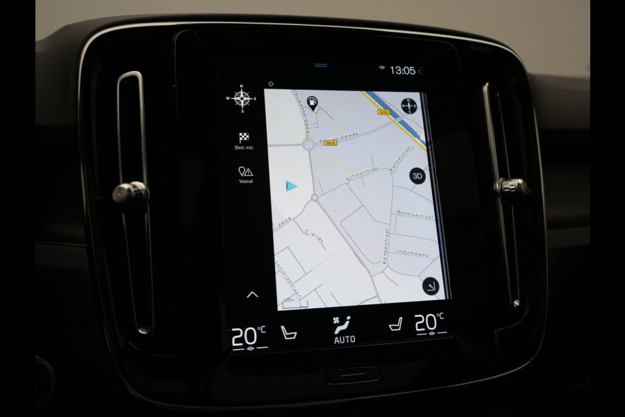 Volvo XC40 T4 Ultimate Dark PHEV 221pk Dealer O.H. | Trekhaak Af Fabriek | Panodak | Camera | Harman / Kardon | Lederen Sportstoelen Memory & Verwarmd | Keyless | Apple Carplay | Navigatie | DAB | Plug In Hybrid |