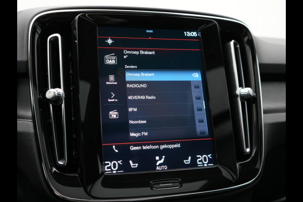 Volvo XC40 T4 Ultimate Dark PHEV 221pk Dealer O.H. | Trekhaak Af Fabriek | Panodak | Camera | Harman / Kardon | Lederen Sportstoelen Memory & Verwarmd | Keyless | Apple Carplay | Navigatie | DAB | Plug In Hybrid |