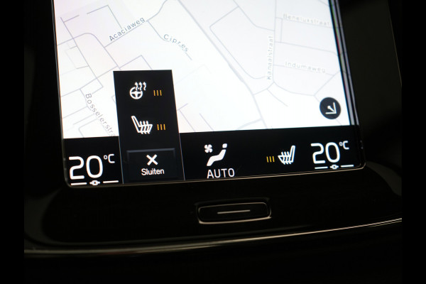 Volvo XC40 T4 Ultimate Dark PHEV 221pk Dealer O.H. | Trekhaak Af Fabriek | Panodak | Camera | Harman / Kardon | Lederen Sportstoelen Memory & Verwarmd | Keyless | Apple Carplay | Navigatie | DAB | Plug In Hybrid |