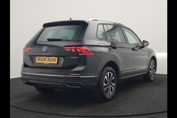 Volkswagen Tiguan 1.4 TSI eHybrid Active PHEV 245pk Dealer O.H. | Trekhaak Af Fabriek | Adaptive Cruise | 360 Camera | Sportstoelen & Stuur Verwarmd | IQ Light | Keyless | Sfeerverlichting | Apple Carplay | Blis | Navigatie | DAB | Plug In Hybrid |