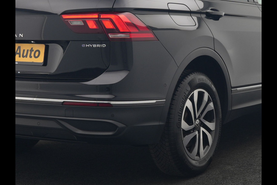 Volkswagen Tiguan 1.4 TSI eHybrid Active PHEV 245pk Dealer O.H. | Trekhaak Af Fabriek | Adaptive Cruise | 360 Camera | Sportstoelen & Stuur Verwarmd | IQ Light | Keyless | Sfeerverlichting | Apple Carplay | Blis | Navigatie | DAB | Plug In Hybrid |