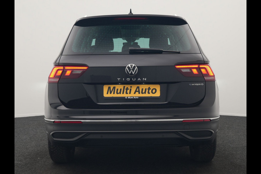 Volkswagen Tiguan 1.4 TSI eHybrid Active PHEV 245pk Dealer O.H. | Trekhaak Af Fabriek | Adaptive Cruise | 360 Camera | Sportstoelen & Stuur Verwarmd | IQ Light | Keyless | Sfeerverlichting | Apple Carplay | Blis | Navigatie | DAB | Plug In Hybrid |